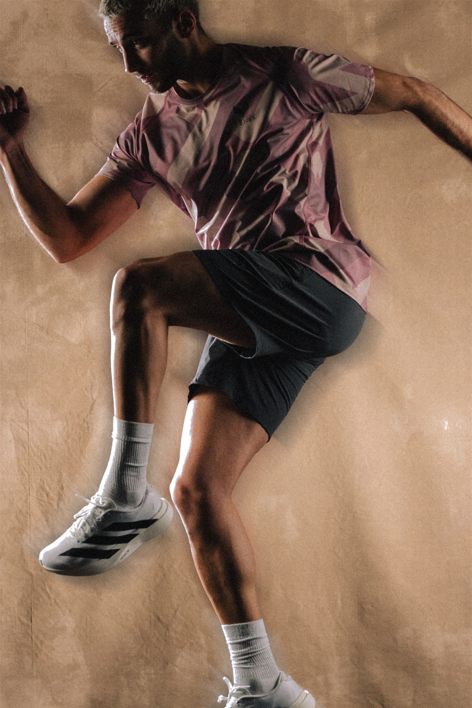 FENYX athlete training in patterned activewear